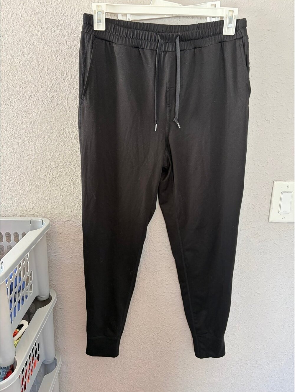 Men's Quince Flowknit Performance Joggers Black size S. EUC. On website for $49.